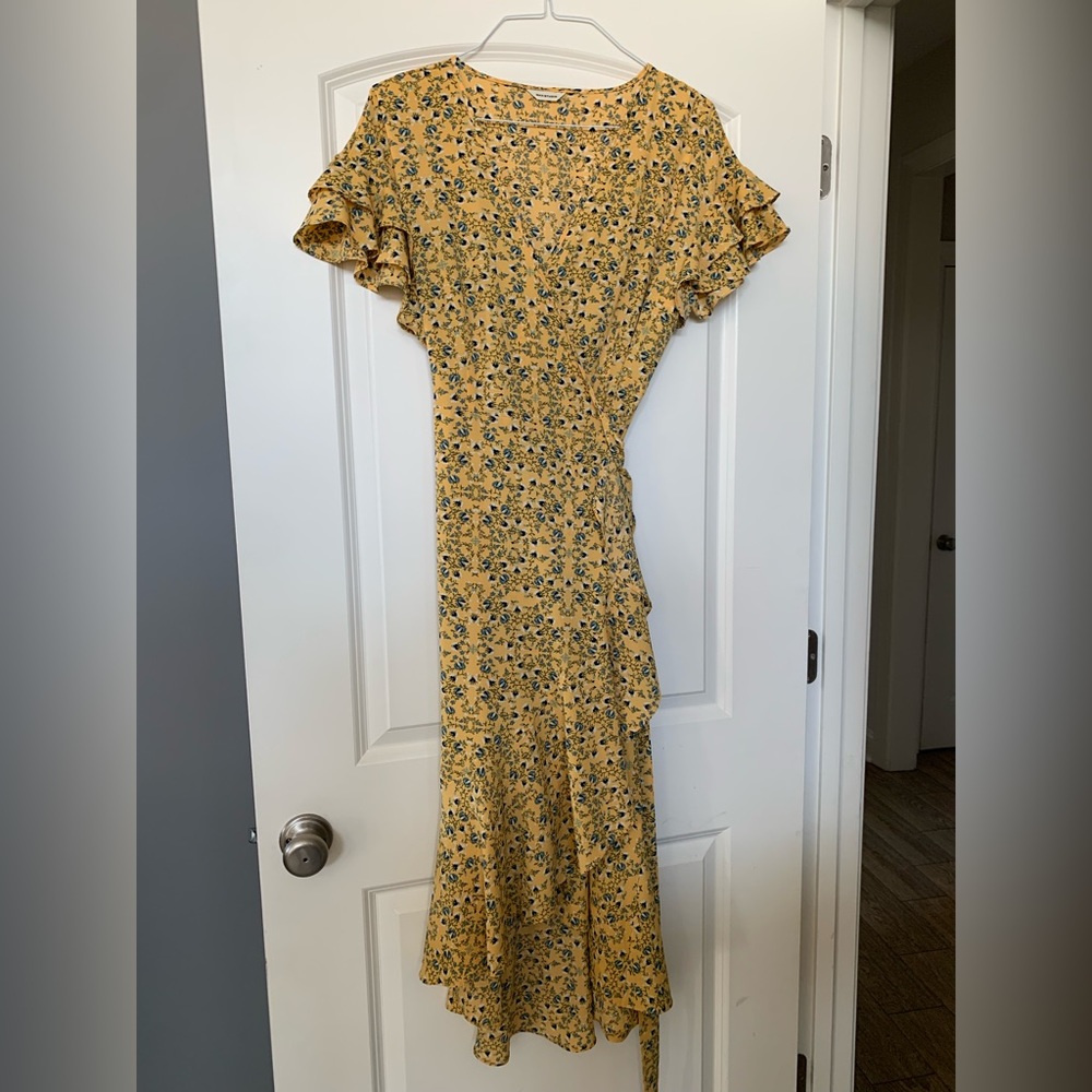 Max studio textured ruffle wrap dress with asymmetric hem size M